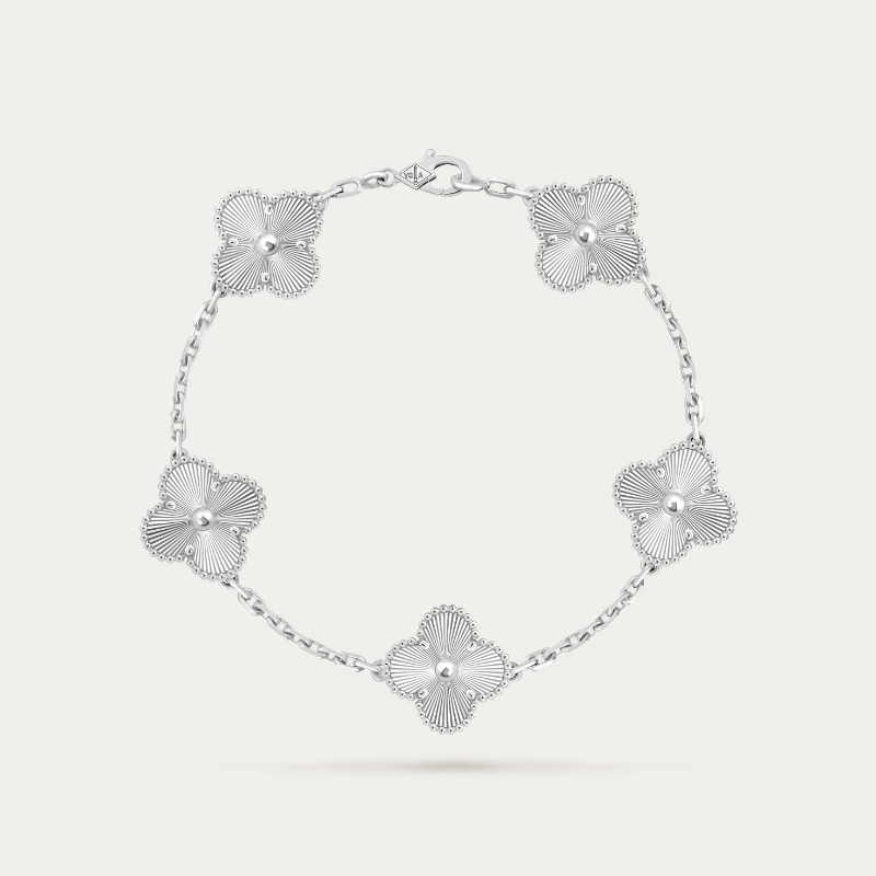 Clover bracelet